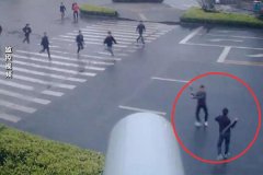 旁边来个我说一句